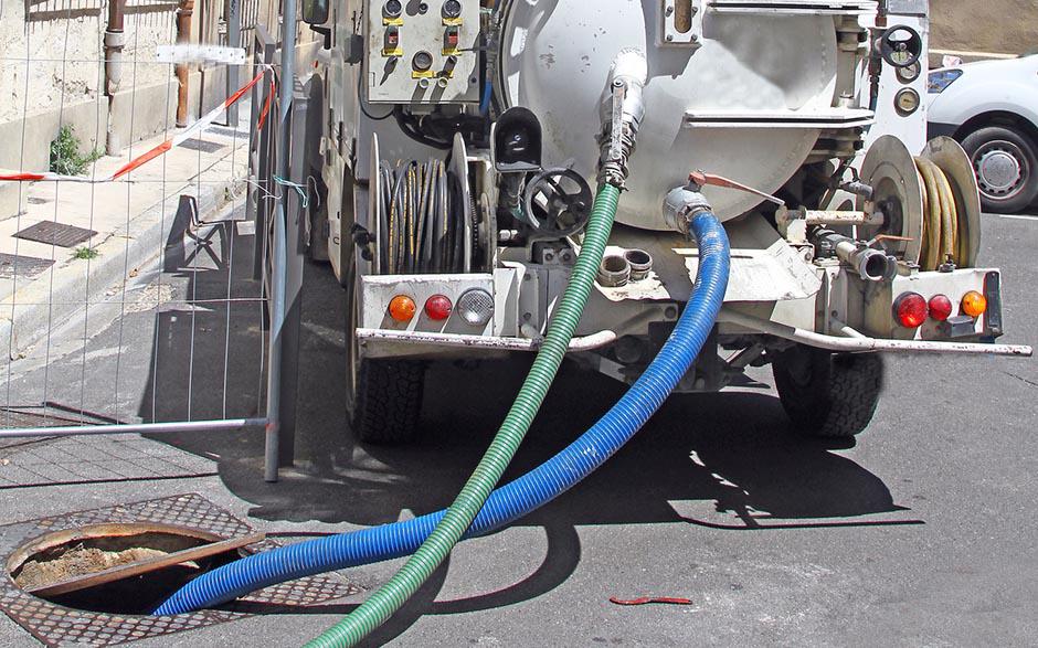 canalisation bouchée que faire Solers